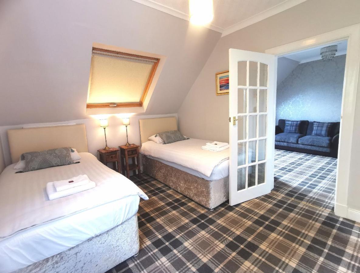 קלנדר The Knowe Guest House מראה חיצוני תמונה